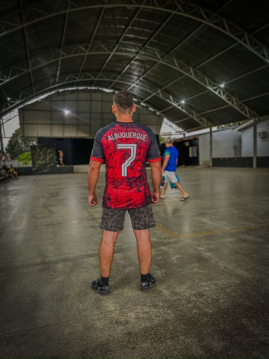 Diretoria da Atlética Impostores Exibe Novo Modelo de Camisetas para a Copa FAAr